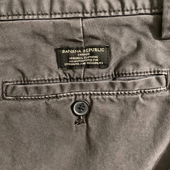 Men's Banana Republic Chinos - Picture 3 of 7